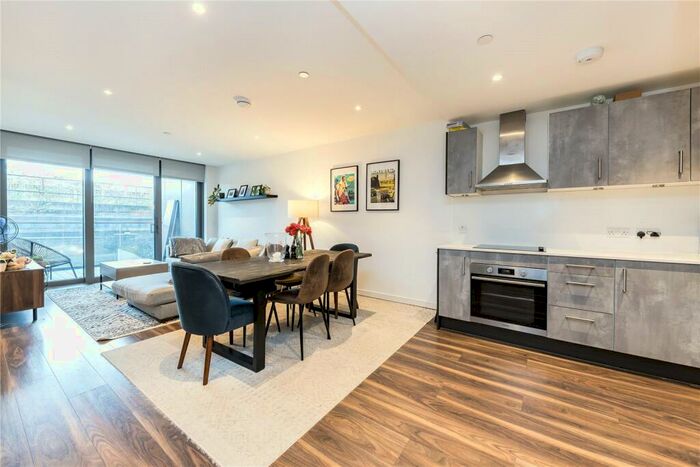 1 Bedroom Apartment To Rent In Huntington House, Palmer Road, London, SW11