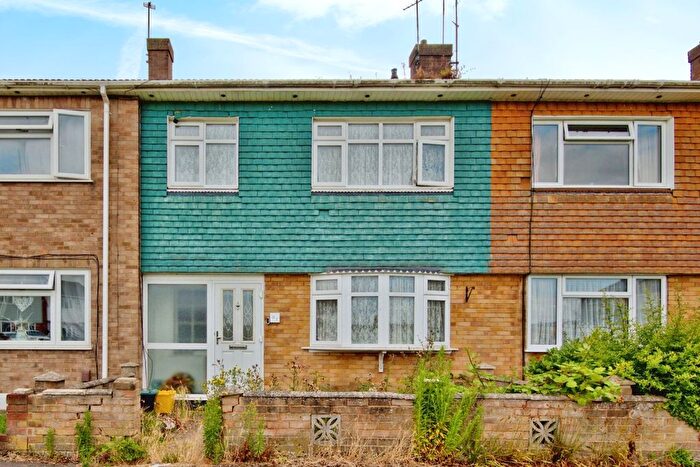 3 Bedroom Terraced House For Sale In St Agnes Drive, Canvey Island, SS8