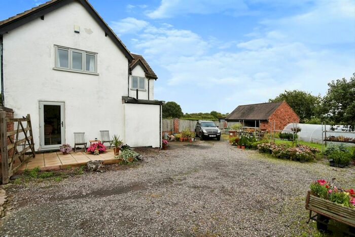 3 Bedroom Semi-Detached House For Sale In Chester Road, Stonnall, Walsall, WS9