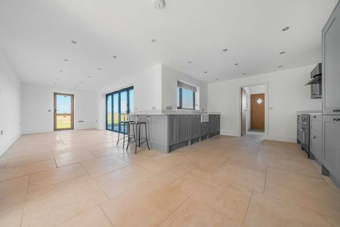 4 Bedroom Semi-Detached House To Rent In Wrington Hill, Wrington, Bristol, BS40