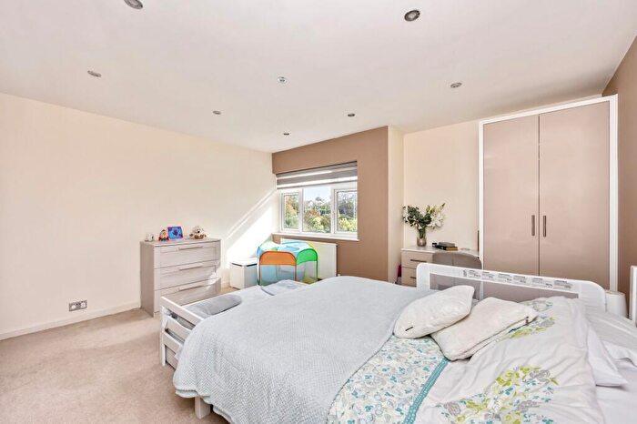 3 Bedroom Flat For Sale In Dyke Road Avenue, Hove, BN3