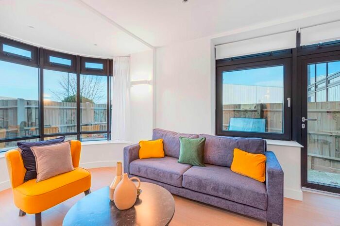 2 Bedroom Flat To Rent In Shield Drive, London, TW8