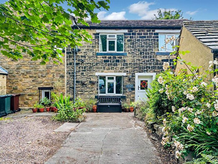2 Bedroom Cottage To Rent In Low Moor Side Lane, Leeds, LS12