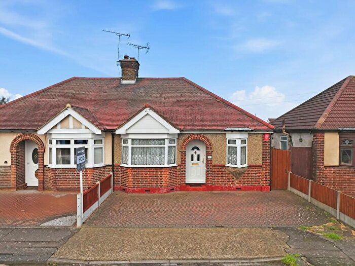 2 Bedroom Semi-Detached Bungalow For Sale In Parkside, Grays, RM16