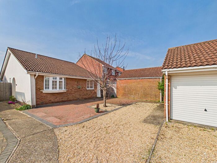 2 Bedroom Detached Bungalow For Sale In Cox Dale, Titchfield Common, PO14