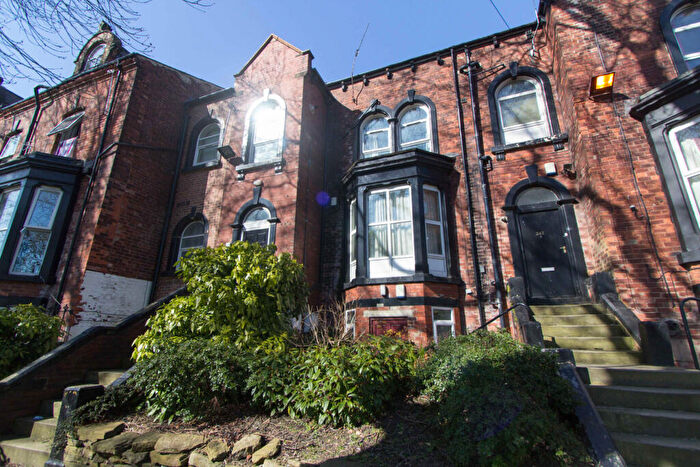 1 Bedroom Flat To Rent In Burley Road, Leeds, LS4