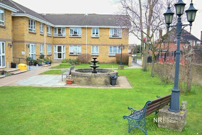 1 Bedroom Flat To Rent In Clayton Road, Chessington, Surrey, KT9