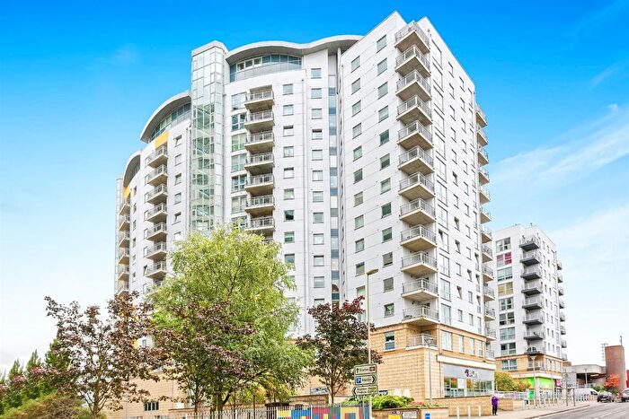 2 Bedroom Flat To Rent In Alencon Link, Basingstoke, RG21