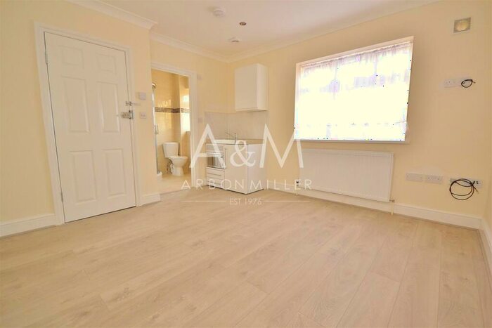 Studio To Rent In Ascot Close, Hainault, IG6