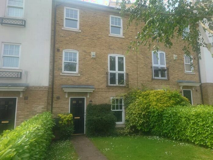 4 Bedroom Town House To Rent In Tarragon Road, Maidstone, Kent, ME16