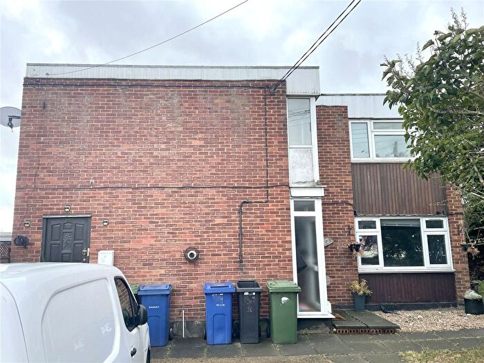 2 Bedroom Flat To Rent In Giffords Cross Road, Corringham, Essex, SS17