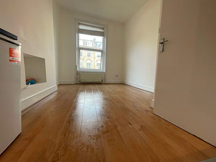2 Bedroom Flat To Rent In Holloway Road, London, N19