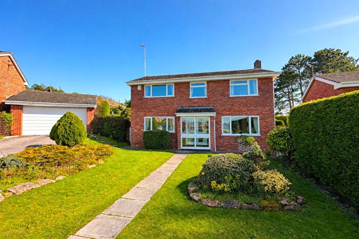 4 Bedroom Detached House For Sale In Carisbrooke Close, Wirral, CH48