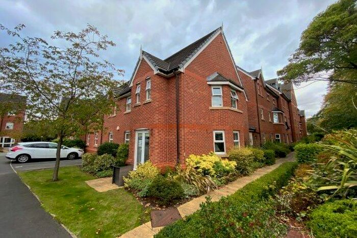 2 Bedroom Flat To Rent In Moss Hey, Wirral, CH63