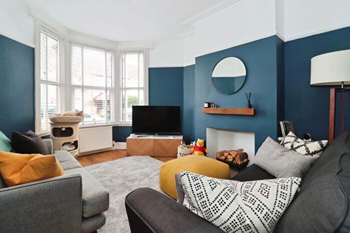 3 Bedroom Semi-Detached House To Rent In Cross Street, BS15