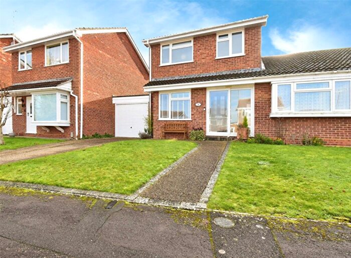 3 Bedroom Link Detached House For Sale In Magpie Way, Winslow, MK18
