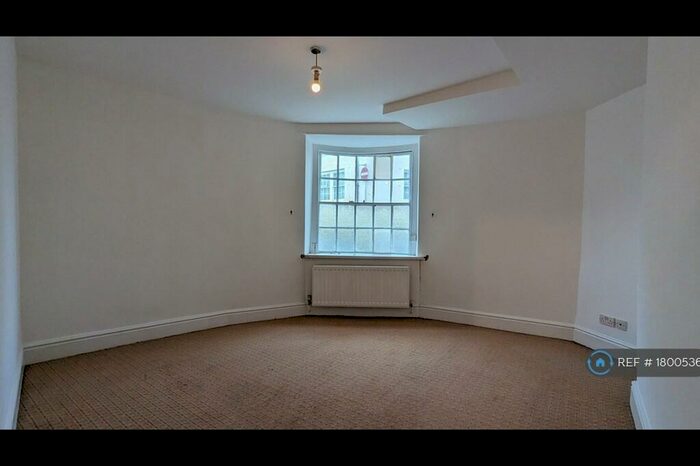 1 Bedroom Flat To Rent In The Torridge, Bideford, EX39