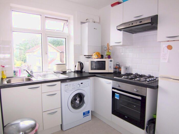 1 Bedroom Flat To Rent In Elm Road, New Malden, KT3