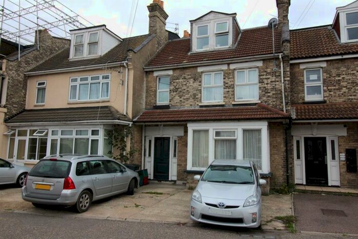 2 Bedroom Flat To Rent In Wellesley Road, Clacton-on-Sea, CO15