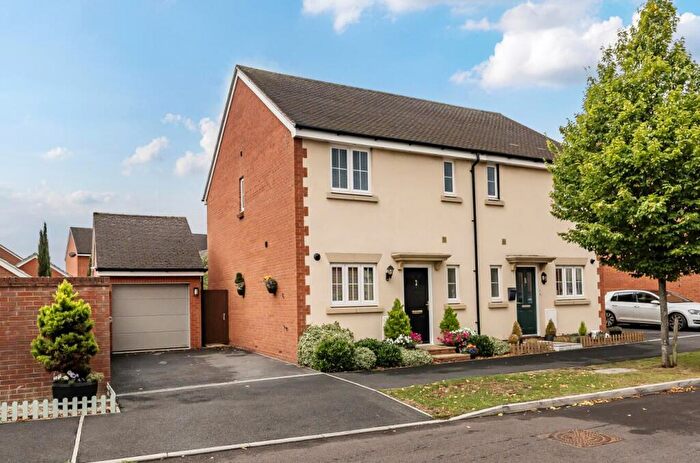 3 Bedroom Semi Detached House For Sale In Skylark Road, Melksham, SN12