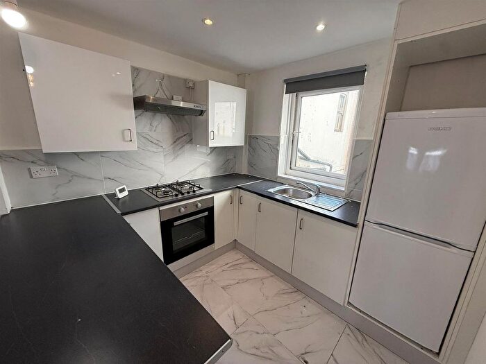 3 Bedroom Maisonette To Rent In St. James's Street, Brighton, BN2