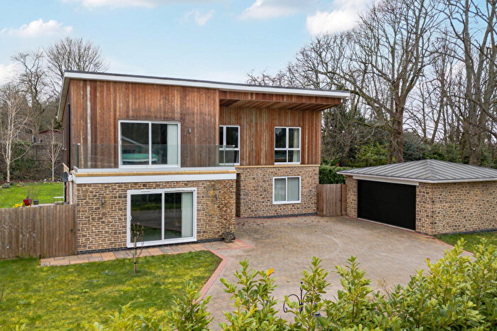 4 Bedroom Detached House For Sale In Thornbury Hill, Alveston, BS35