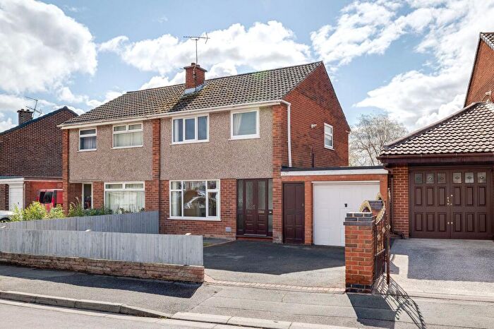 3 Bedroom Terraced House For Sale In Wenlock Lane, Great Sutton, CH66