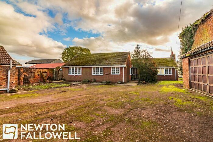 2 Bedroom Bungalow For Sale In Main Street, Laneham, DN22