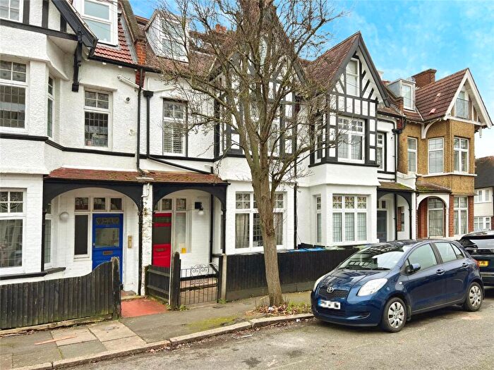 1 Bedroom Flat To Rent In Guilford Avenue, Surbiton, KT5