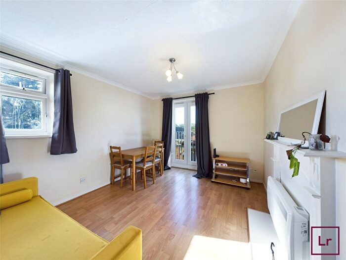 1 Bedroom Flat To Rent In Wheatsheaf Close, Northolt, UB5