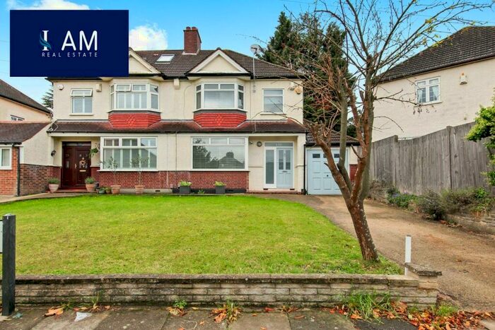 3 Bedroom Semi-Detached House To Rent In Pitfold Road, London, SE12