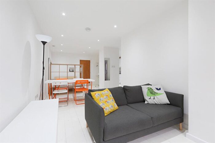 Flat For Sale In City View House, Bethnal Green Road, London, E2