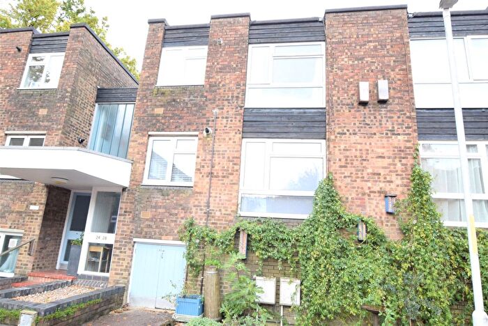 1 Bedroom Flat To Rent In Tudor Court, Tunbridge Wells, Kent, TN2