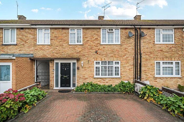 4 Bedroom Terraced House For Sale In Hamonde Close, Edgware, HA8