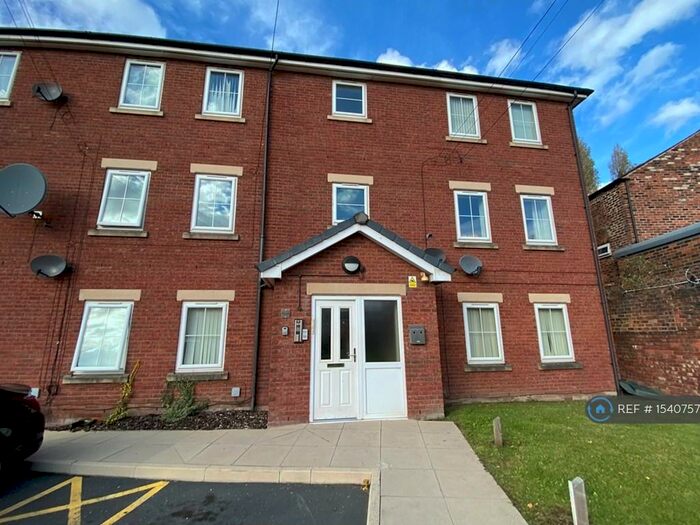 2 Bedroom Flat To Rent In Parkside Court, Eccles, Manchester, M30