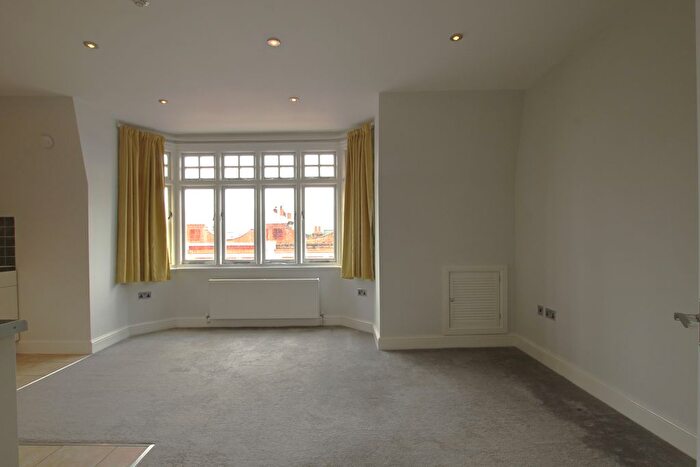 1 Bedroom Flat To Rent In Church Road (), Barnes, SW13