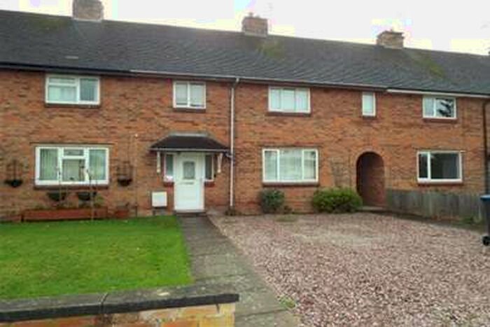 3 Bedroom House To Rent In Tom Towns Lane, Studley, B80