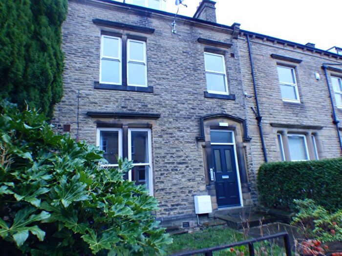 1 Bedroom Apartment To Rent In Wentworth Street, Huddersfield, HD1