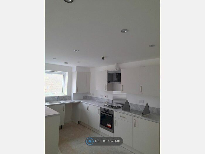 2 Bedroom Flat To Rent In Lapwing Close, Partington, Manchester, M31