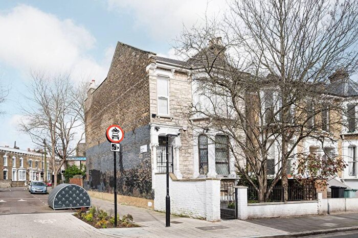5 Bedroom Terraced House For Sale In Brooke Road, Hackney, London, N16