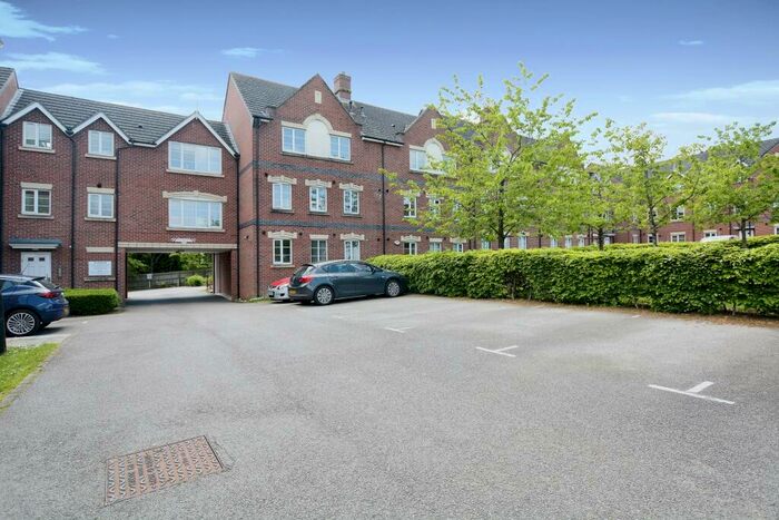 2 Bedroom Flat For Sale In Bluebell Rise, Grange Park, Northampton, NN4