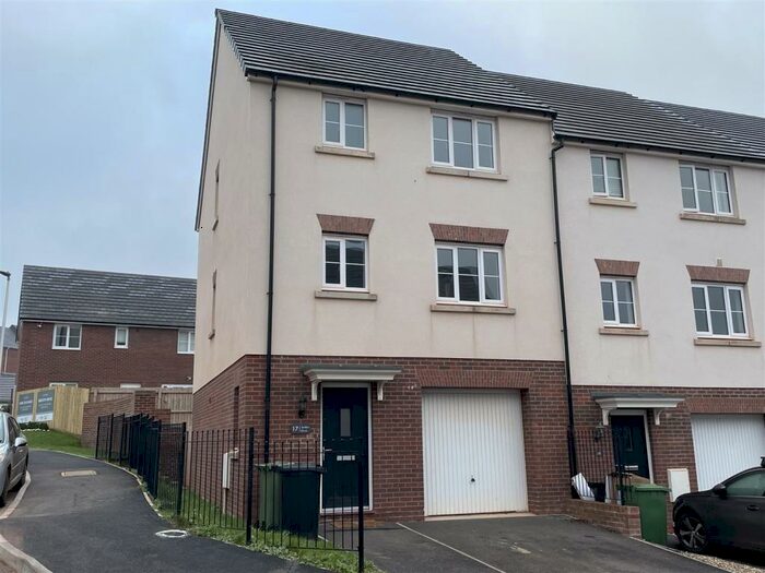 4 Bedroom Town House To Rent In Jordan Drive, Exeter, EX1