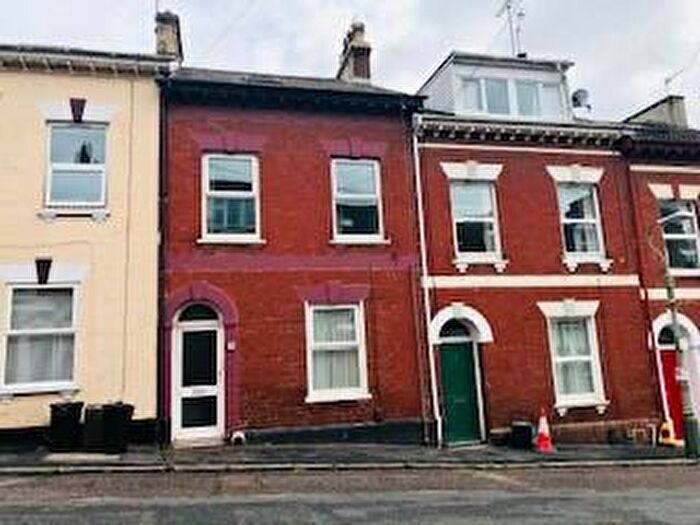 3 Bedroom Apartment To Rent In Victoria Street - Maisonette, Exeter, EX4