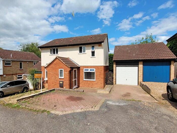 4 Bedroom Detached House To Rent In Crestwood Gardens, Goldenash, Northampton, NN3