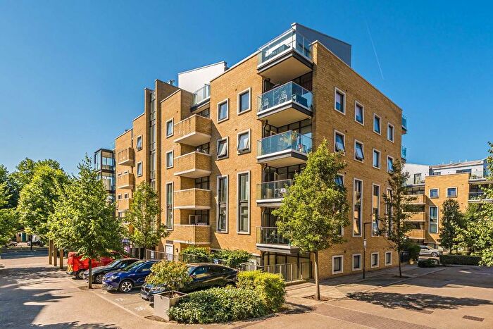 2 Bedroom Flat To Rent In Frazer Nash Close, Isleworth, TW7