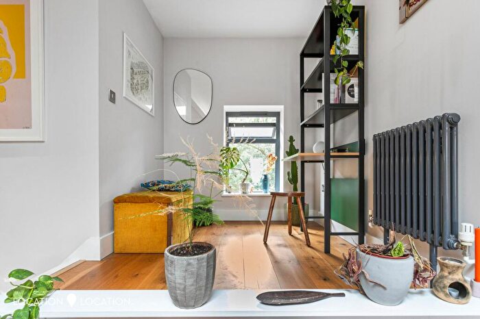1 Bedroom Flat To Rent In Wilmer Place, London, N16