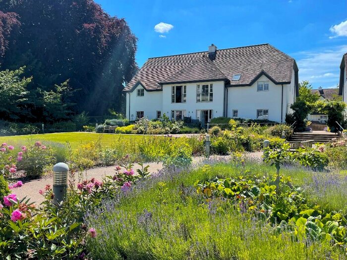 2 Bedroom Retirement Property For Sale In Templeton Road, RG17