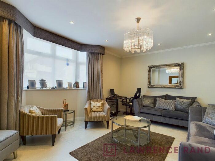 5 Bedroom Detached House To Rent In Potter Street, Northwood, HA6