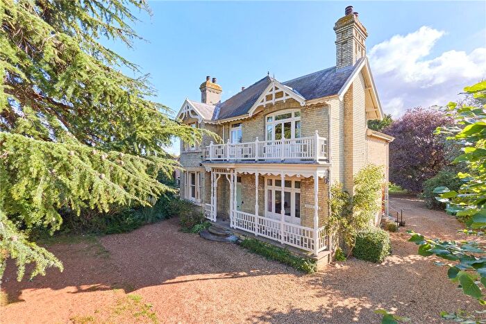 6 Bedroom Detached House For Sale In Station Road, Longstanton, Cambridge, CB24
