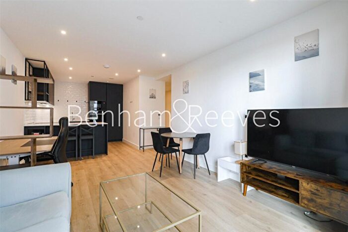 Apartment To Rent In Beresford Avenue, Wembley, HA0